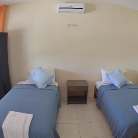 Hostal Tongo Reef Puerto Baquerizo Moreno Habitación foto