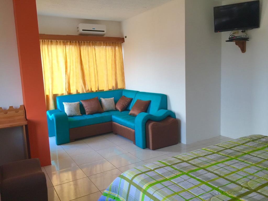 Hostal Tongo Reef Puerto Baquerizo Moreno Habitación foto