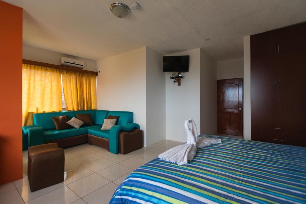 Hostal Tongo Reef Puerto Baquerizo Moreno Exterior foto