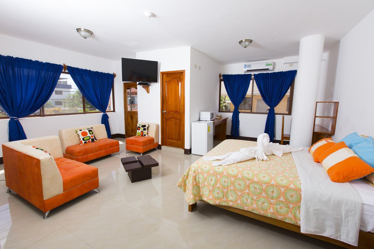Hostal Tongo Reef Puerto Baquerizo Moreno Exterior foto